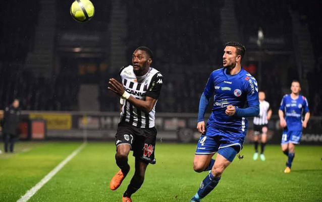 正是在他职 正是在他职